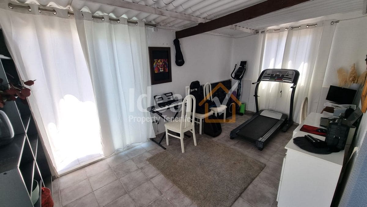 7 Zimmer Villa zu verkaufen in Adeje - 950.000 € (Ref: 9195261)