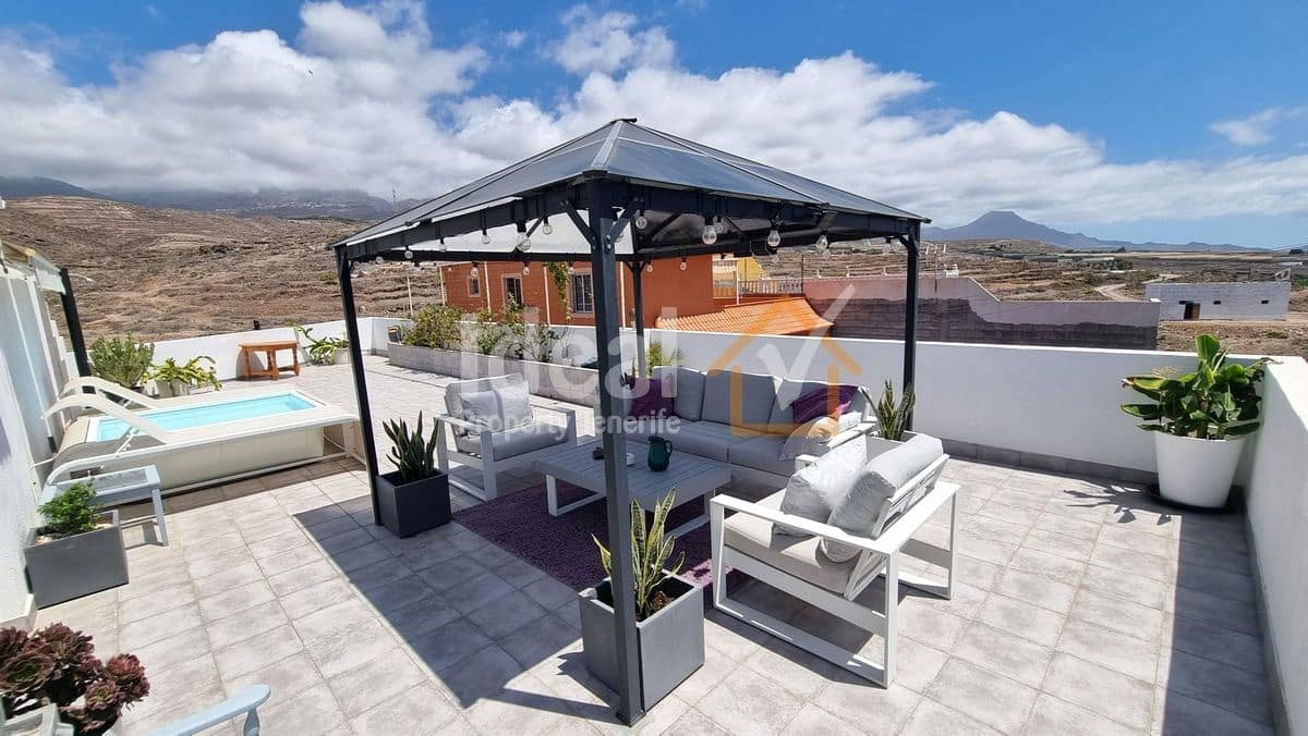 7 Zimmer Villa zu verkaufen in Adeje - 950.000 € (Ref: 9195261)