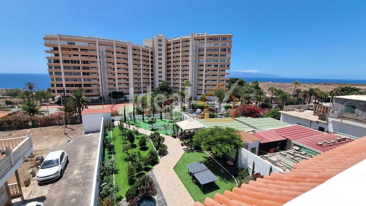 7 Zimmer Villa zu verkaufen in Adeje - 950.000 € (Ref: 9195261)