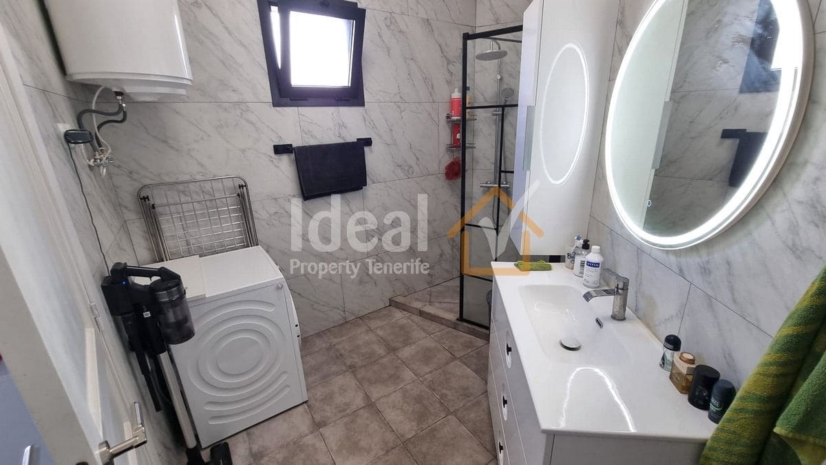 7 Zimmer Villa zu verkaufen in Adeje - 950.000 € (Ref: 9195261)