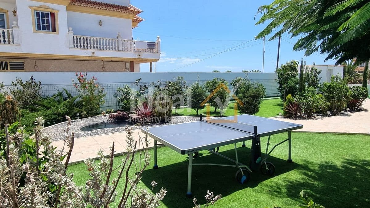 7 Zimmer Villa zu verkaufen in Adeje - 950.000 € (Ref: 9195261)