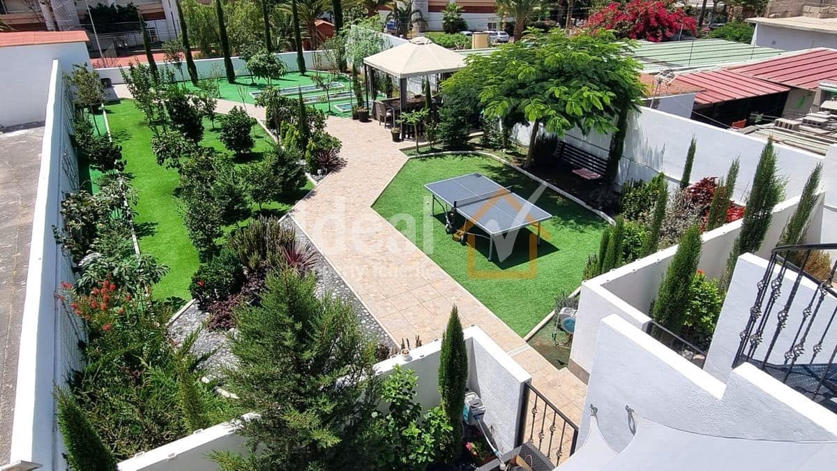 7 Zimmer Villa zu verkaufen in Adeje - 950.000 € (Ref: 9195261)