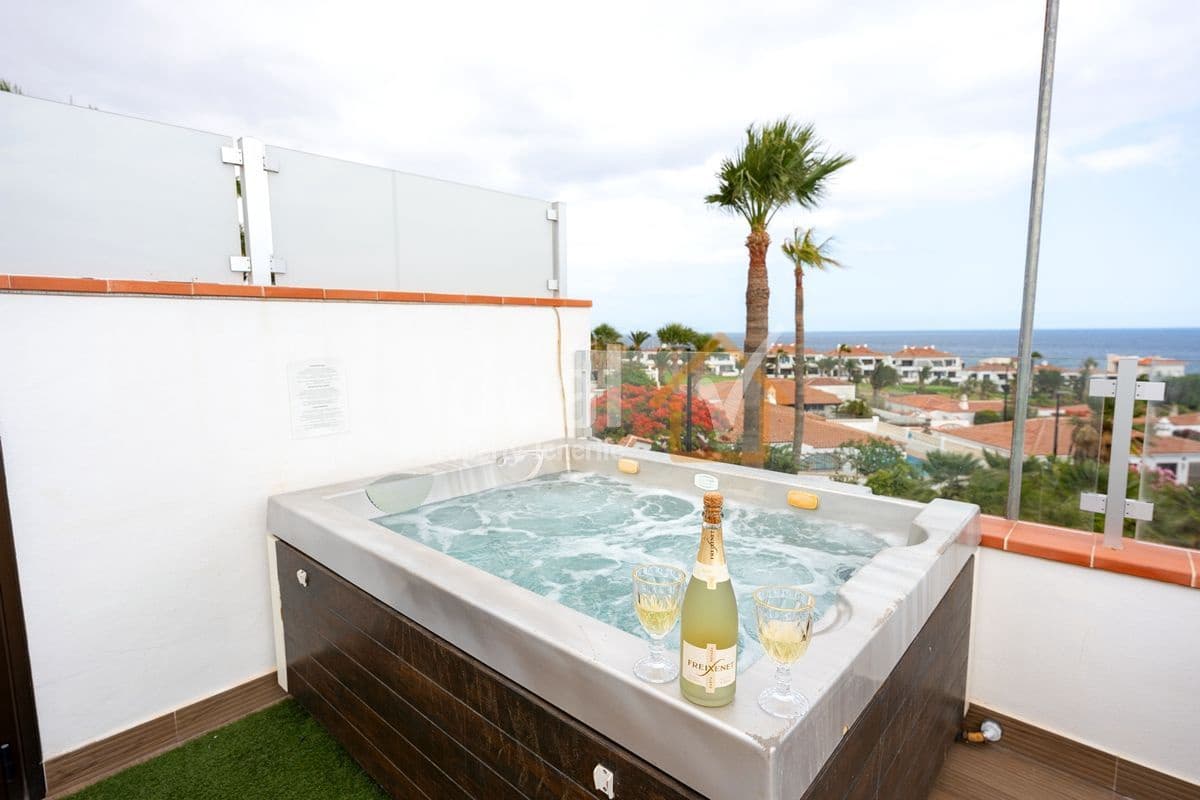 4 soveværelse Villa til salg i Amarilla Golf med swimmingpool garage - € 1.100.000 (Ref: 9208073)