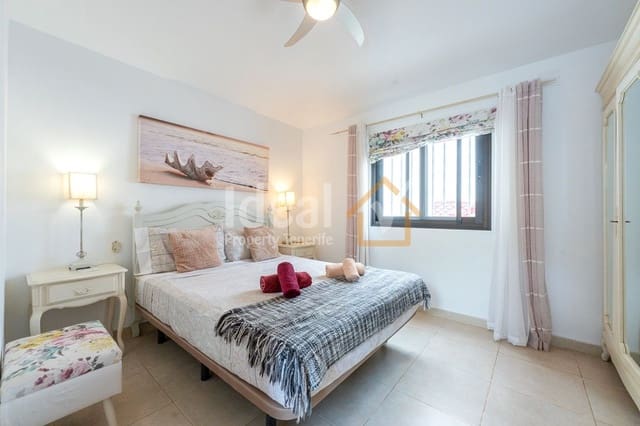 Chalet de 4 habitaciones en Amarilla Golf, San Miguel de Abona en venta con piscina garaje - 1.100.000 € (Ref: 9208073)