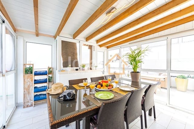 Chalet de 4 habitaciones en Amarilla Golf, San Miguel de Abona en venta con piscina garaje - 1.100.000 € (Ref: 9208073)