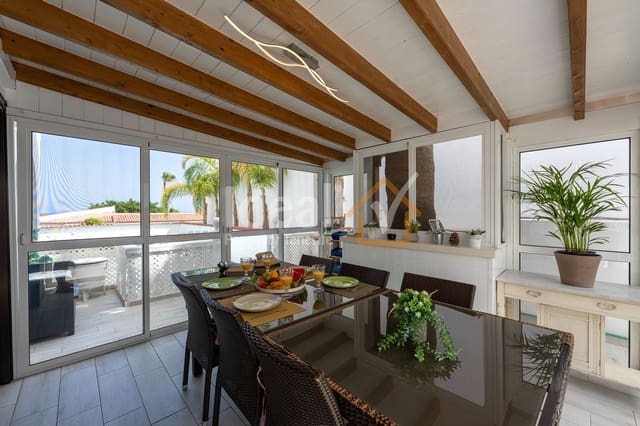 Chalet de 4 habitaciones en Amarilla Golf, San Miguel de Abona en venta con piscina garaje - 1.100.000 € (Ref: 9208073)