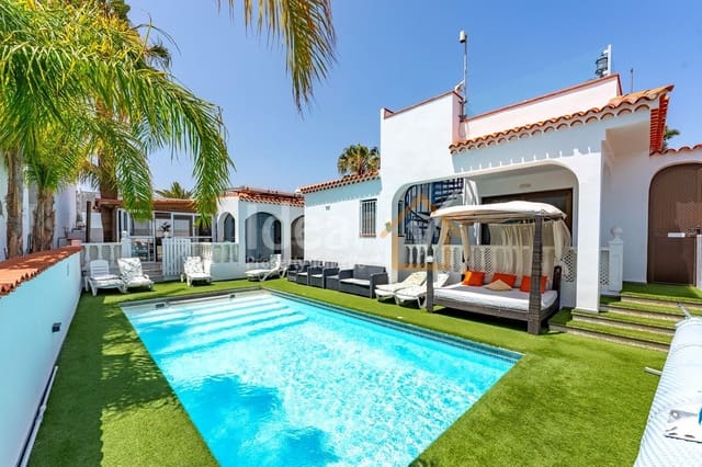 Chalet de 4 habitaciones en Amarilla Golf, San Miguel de Abona en venta con piscina garaje - 1.100.000 € (Ref: 9208073)