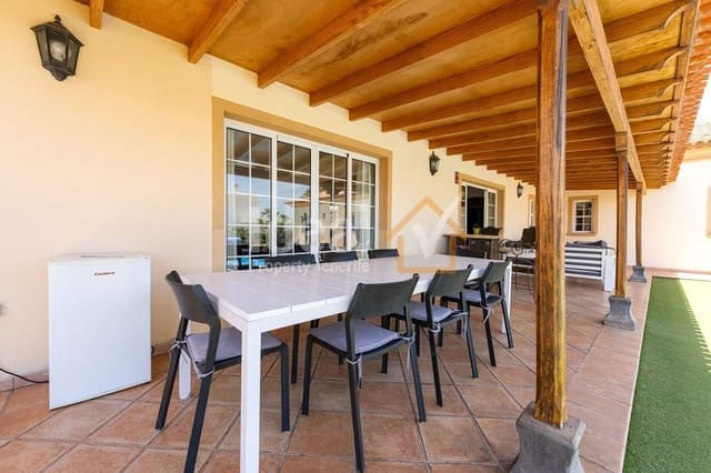8 bedroom Villa for sale in Golf del Sur, San Miguel de Abona with pool garage - € 1,800,000 (Ref: 9212519)