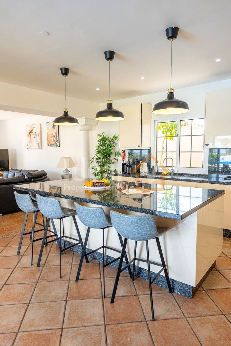 8 soveværelse Villa til salg i Golf del Sur med swimmingpool garage - € 1.800.000 (Ref: 9212519)