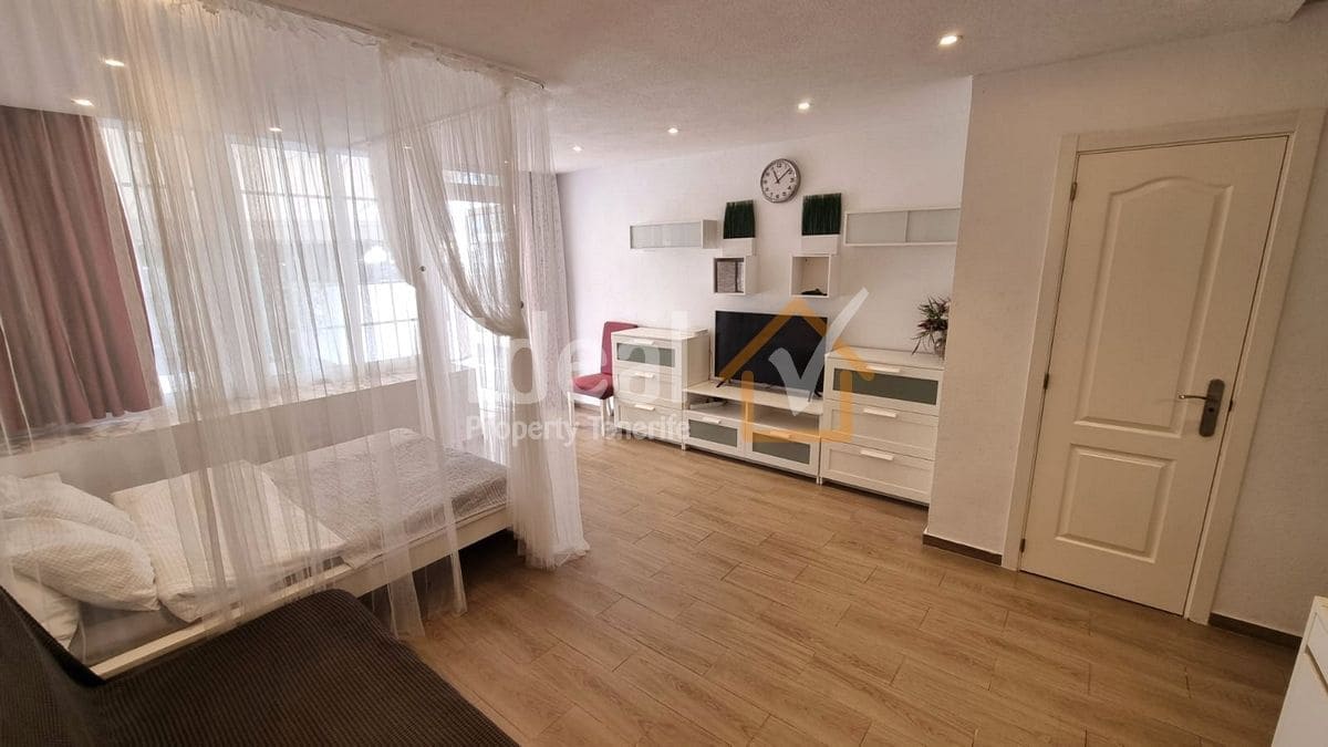 2 soveværelse Semi-Rækkehus til salg i Playa de las Americas med swimmingpool - € 600.000 (Ref: 9217024)