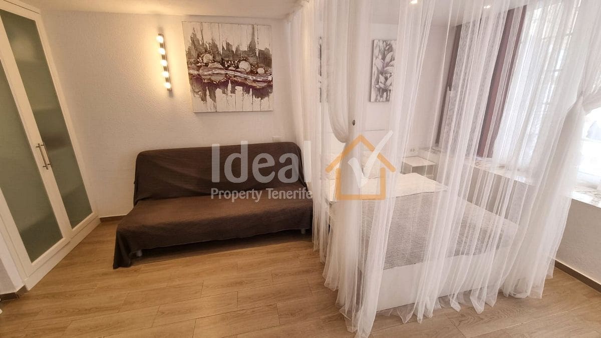 2 soveværelse Semi-Rækkehus til salg i Playa de las Americas med swimmingpool - € 600.000 (Ref: 9217024)