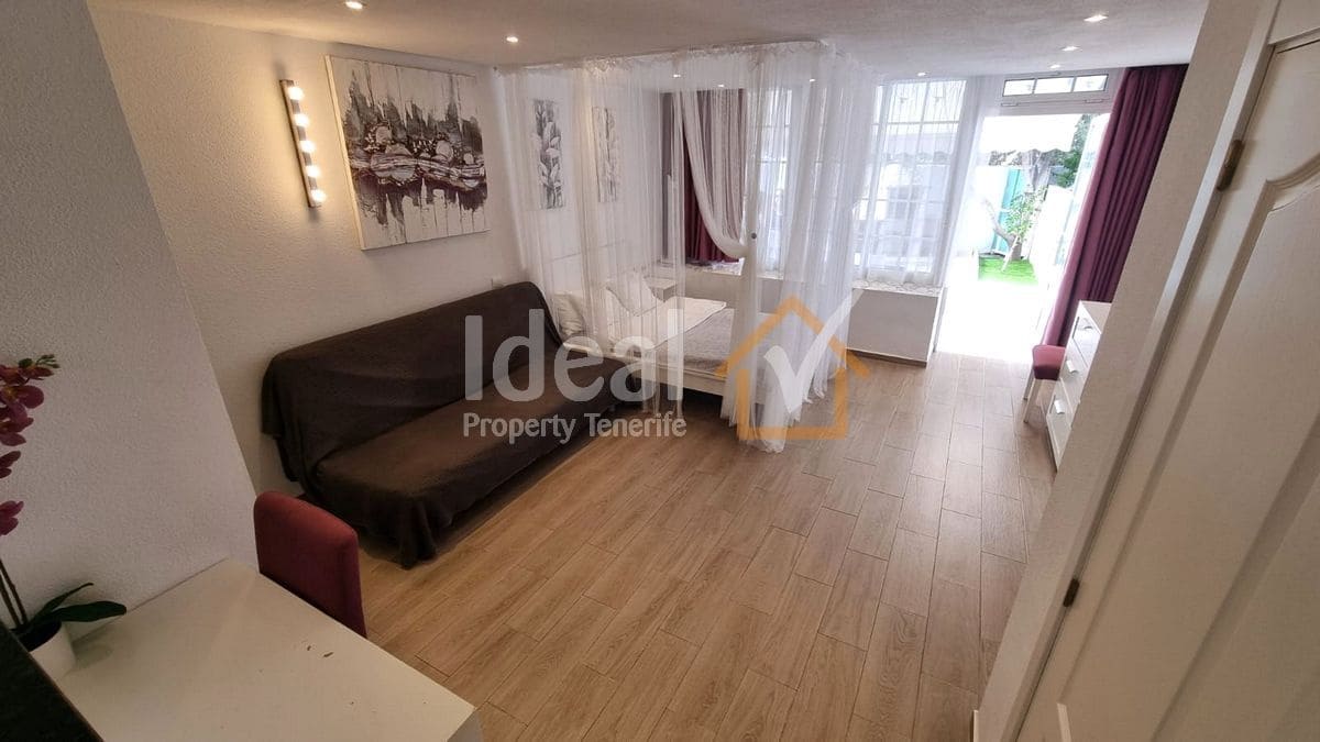 2 soveværelse Semi-Rækkehus til salg i Playa de las Americas med swimmingpool - € 600.000 (Ref: 9217024)