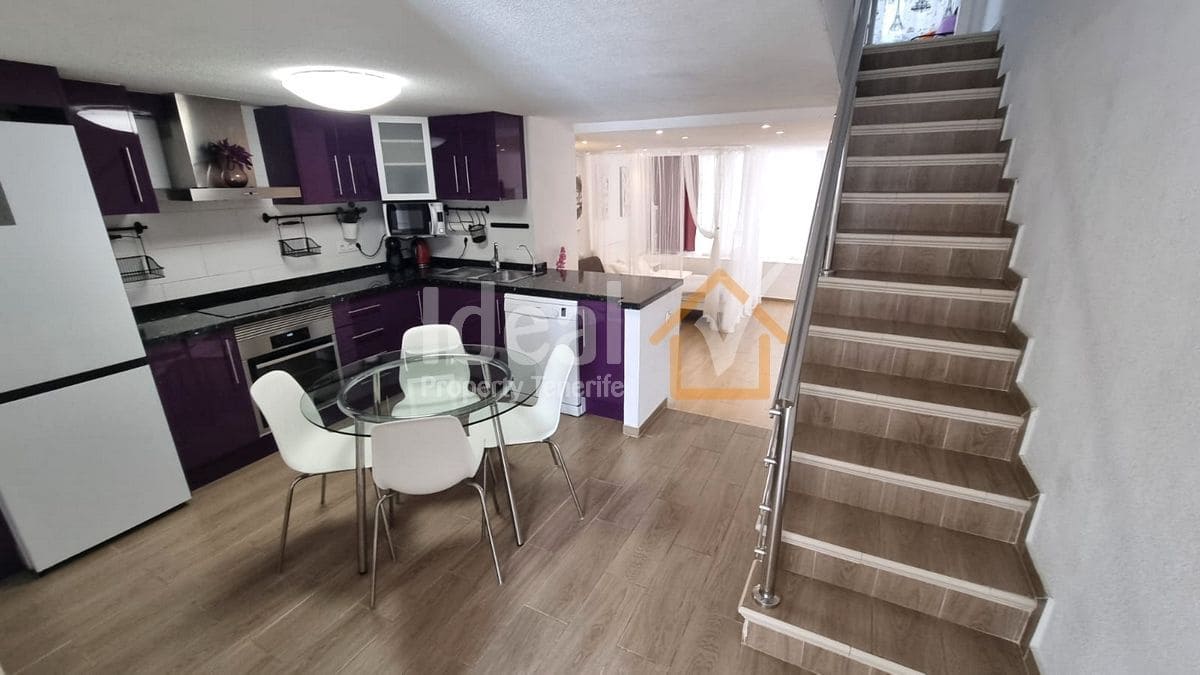 2 soveværelse Semi-Rækkehus til salg i Playa de las Americas med swimmingpool - € 600.000 (Ref: 9217024)