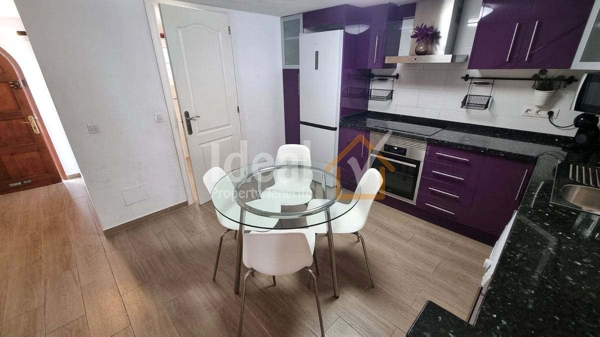 2 soveværelse Semi-Rækkehus til salg i Playa de las Americas med swimmingpool - € 600.000 (Ref: 9217024)