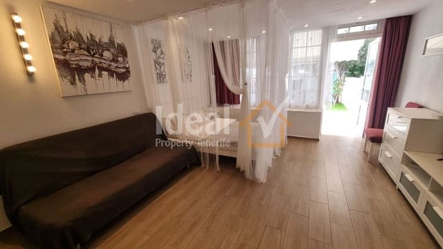 2 makuuhuone Paritalo myytävänä paikassa Playa de las Americas, Arona mukana uima-altaan - 600 000 € (Ref: 9217024)