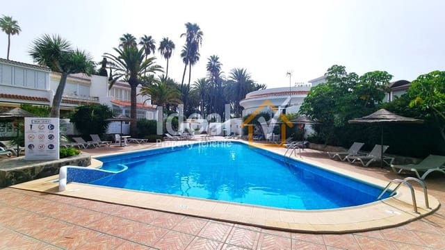 2 makuuhuone Paritalo myytävänä paikassa Playa de las Americas, Arona mukana uima-altaan - 600 000 € (Ref: 9217024)