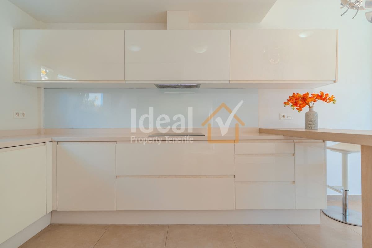 3 soveværelse Villa til salg i Playa Paraiso med swimmingpool - € 1.175.000 (Ref: 9232270)