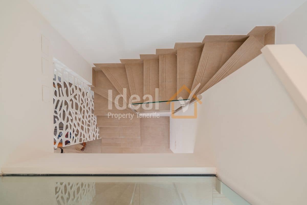 3 soveværelse Villa til salg i Playa Paraiso med swimmingpool - € 1.175.000 (Ref: 9232270)