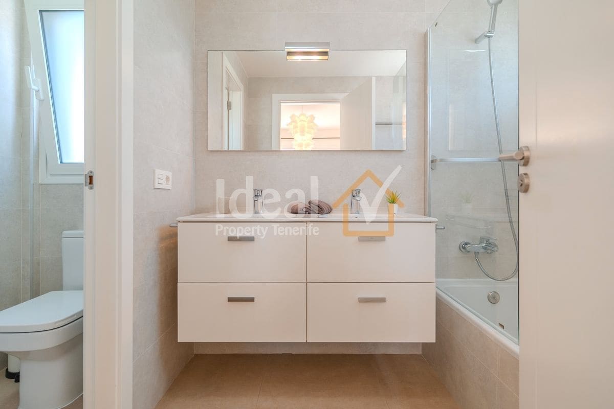 3 soveværelse Villa til salg i Playa Paraiso med swimmingpool - € 1.175.000 (Ref: 9232270)