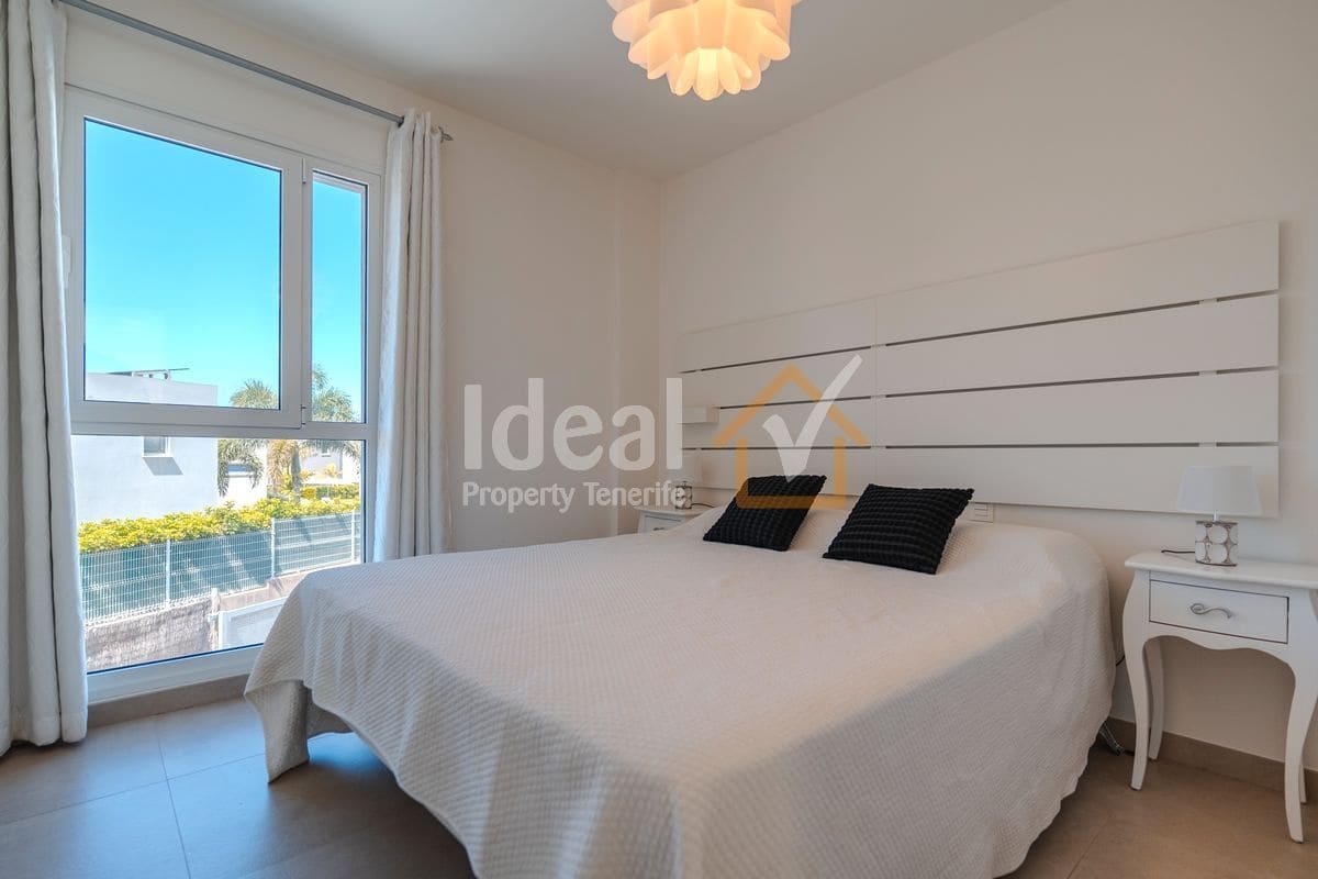 3 soveværelse Villa til salg i Playa Paraiso med swimmingpool - € 1.175.000 (Ref: 9232270)