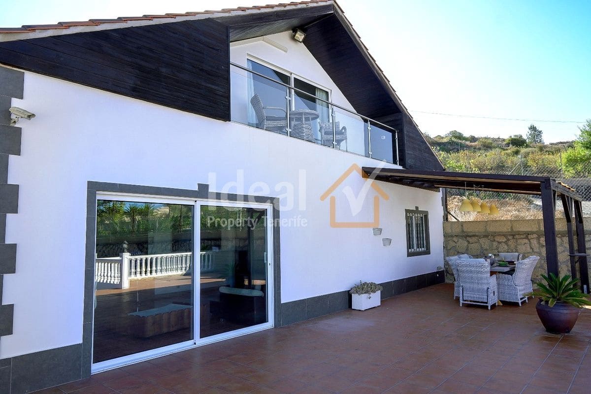 6 soveværelse Villa til salg i Granadilla de Abona med swimmingpool - € 795.000 (Ref: 9239587)