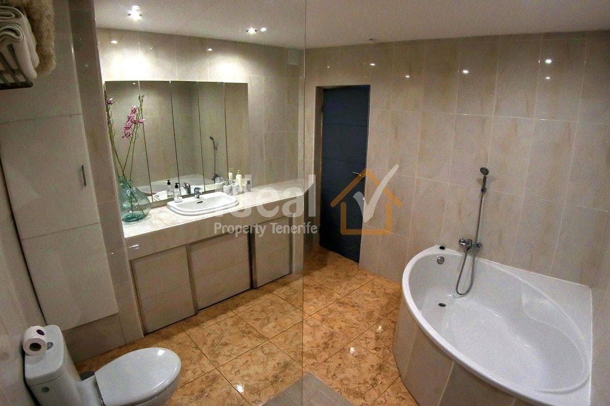 6 soveværelse Villa til salg i Granadilla de Abona med swimmingpool - € 795.000 (Ref: 9239587)