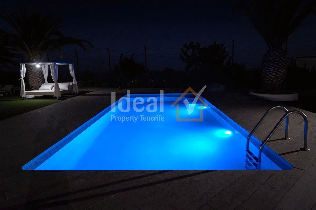 6 soveværelse Villa til salg i Granadilla de Abona med swimmingpool - € 795.000 (Ref: 9239587)