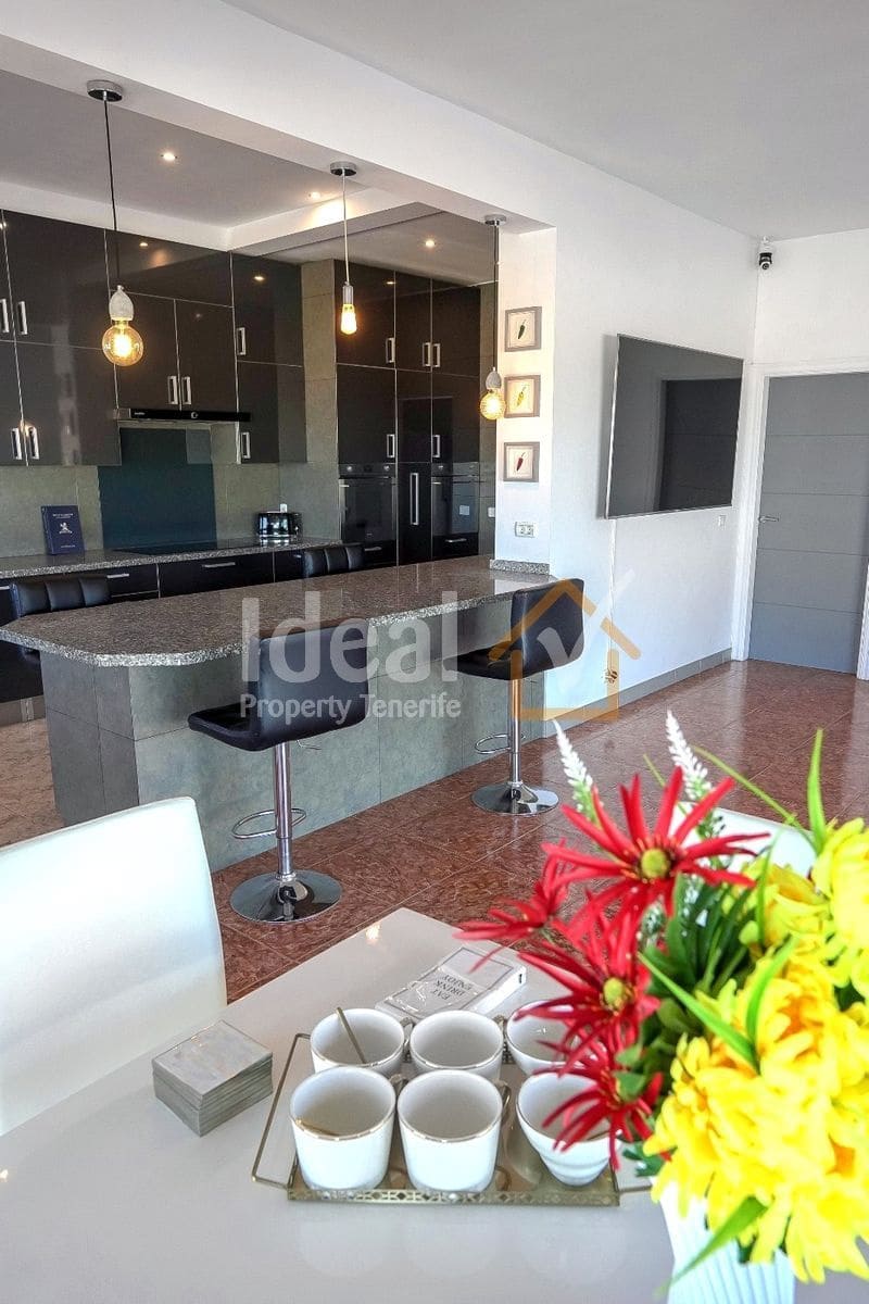 6 soveværelse Villa til salg i Granadilla de Abona med swimmingpool - € 795.000 (Ref: 9239587)