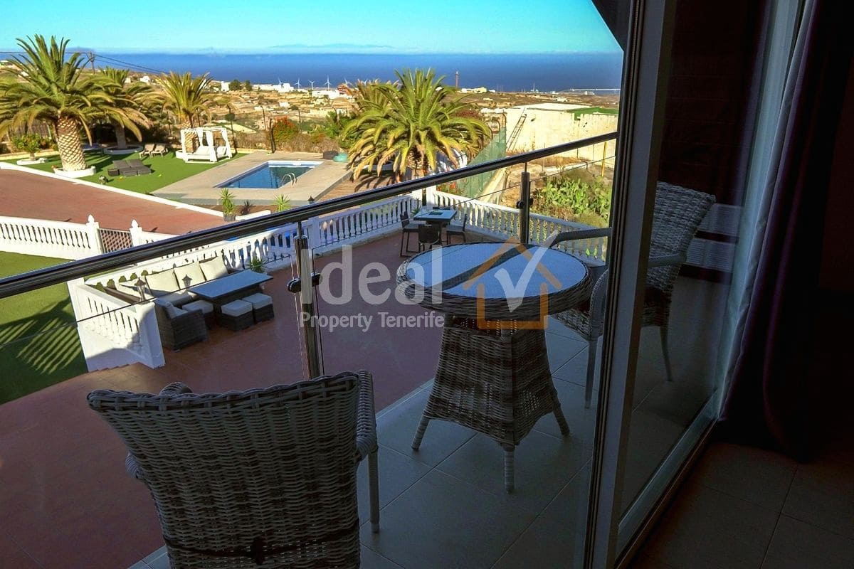 6 soveværelse Villa til salg i Granadilla de Abona med swimmingpool - € 795.000 (Ref: 9239587)