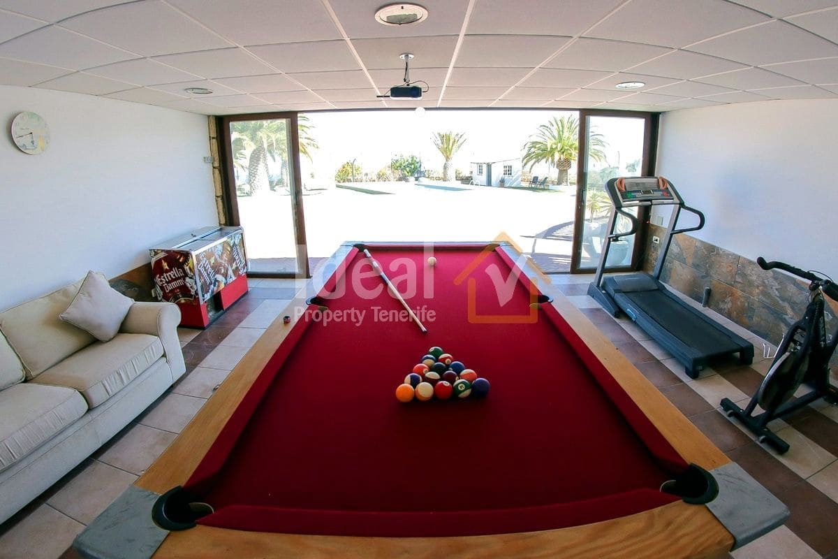 6 soveværelse Villa til salg i Granadilla de Abona med swimmingpool - € 795.000 (Ref: 9239587)