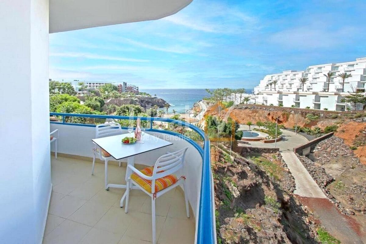 2 bedroom Apartment for sale in Playa Paraiso with pool - € 420,000 (Ref: 9239588)