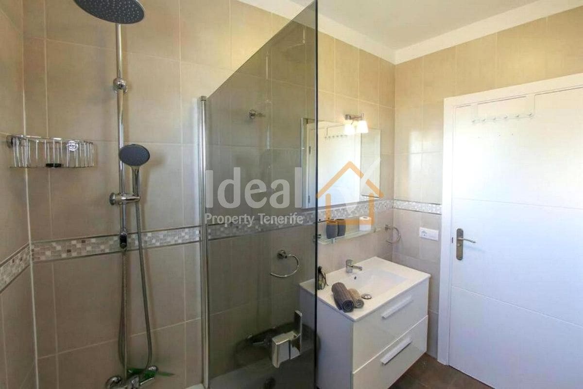 2 bedroom Apartment for sale in Playa Paraiso with pool - € 420,000 (Ref: 9239588)