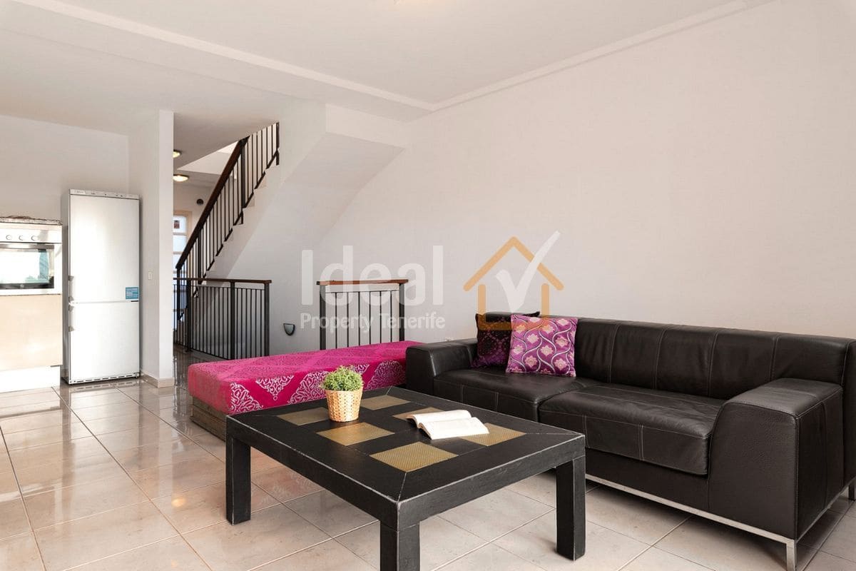 3 sovrum Semi-fristående Villa till salu i Playa del Duque med pool garage - 945 000 € (Ref: 9269158)