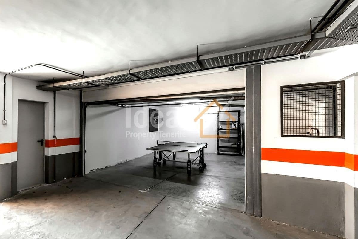 3 sovrum Semi-fristående Villa till salu i Playa del Duque med pool garage - 945 000 € (Ref: 9269158)