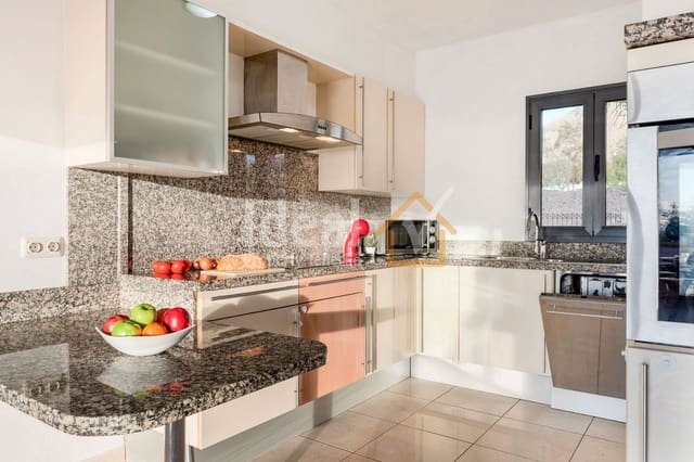 3 quarto Moradia Geminada para venda em Playa del Duque, Adeje com piscina garagem - 945 000 € (Ref: 9269158)