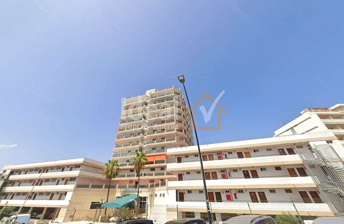 1 sypialnia Apartament na sprzedaż w Los Cristianos z basenem garażem - 360 000 € (Ref: 9275825)