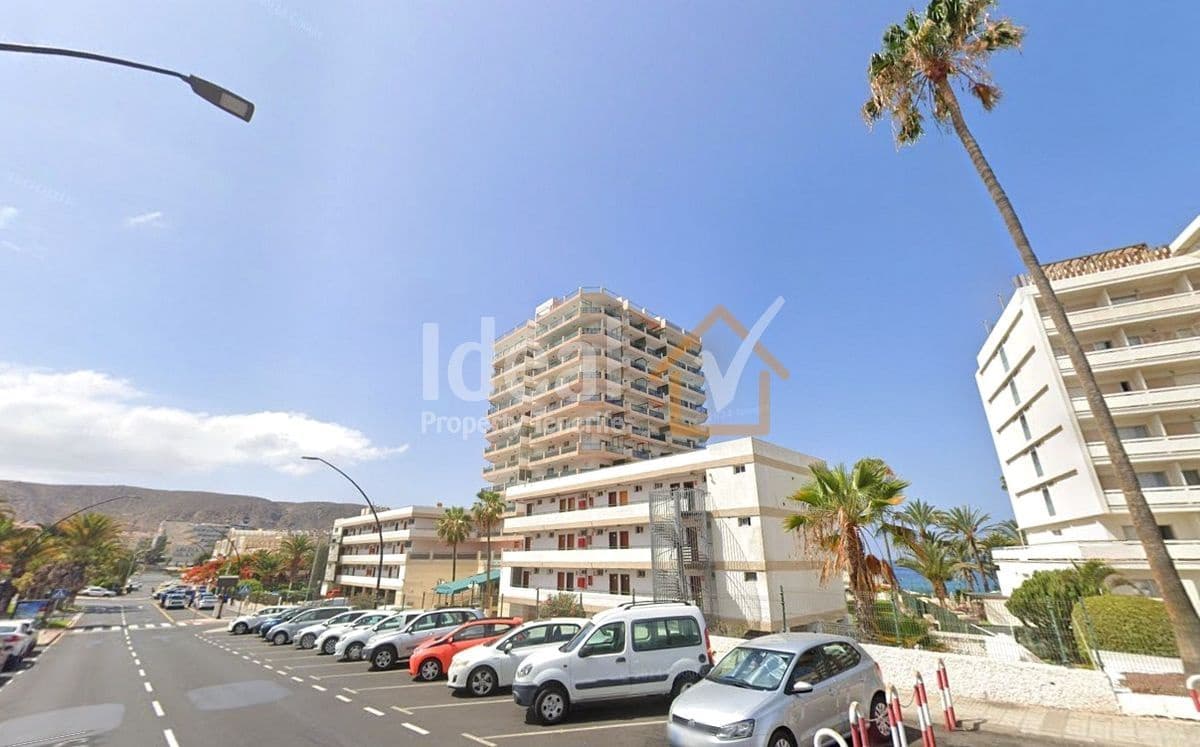 1 sypialnia Apartament na sprzedaż w Los Cristianos z basenem garażem - 360 000 € (Ref: 9275825)