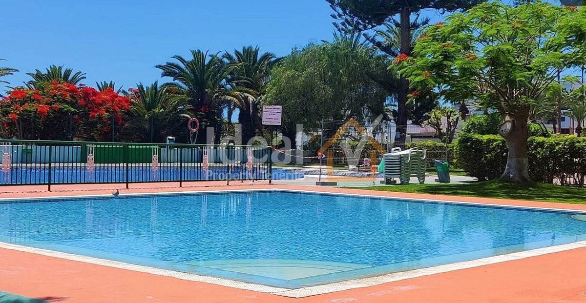 1 sypialnia Apartament na sprzedaż w Los Cristianos z basenem garażem - 360 000 € (Ref: 9275825)