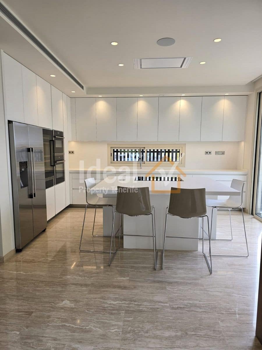 Chalet de 5 habitaciones en Costa Adeje en venta con piscina garaje - 3.950.000 € (Ref: 9334373)