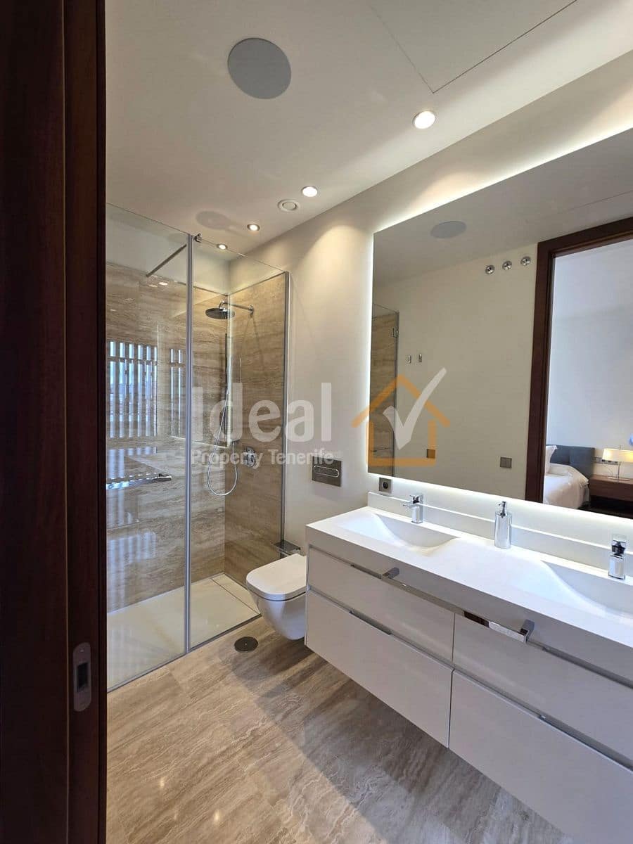 Chalet de 5 habitaciones en Costa Adeje en venta con piscina garaje - 3.950.000 € (Ref: 9334373)