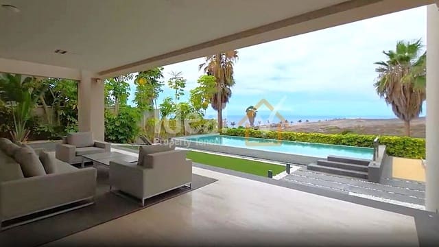 Chalet de 5 habitaciones en Costa Adeje, Adeje en venta con piscina garaje - 3.950.000 € (Ref: 9334373)