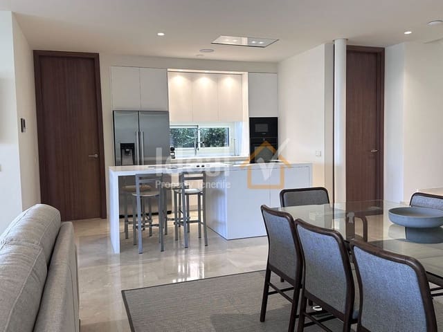 Chalet de 4 habitaciones en Playa de las Americas, Arona en venta con piscina - 3.250.000 € (Ref: 9334374)