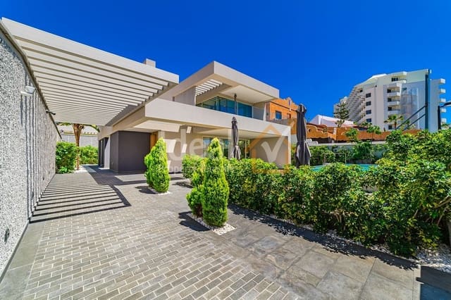 Chalet de 4 habitaciones en Playa de las Americas, Arona en venta con piscina - 3.250.000 € (Ref: 9334374)