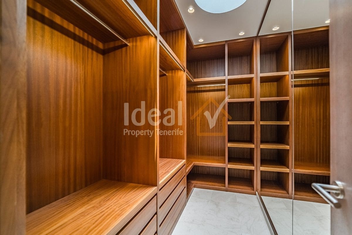 3 soverom Villa til salgs i Callao Salvaje med svømmebasseng garasje - € 1 680 000 (Ref: 9334375)