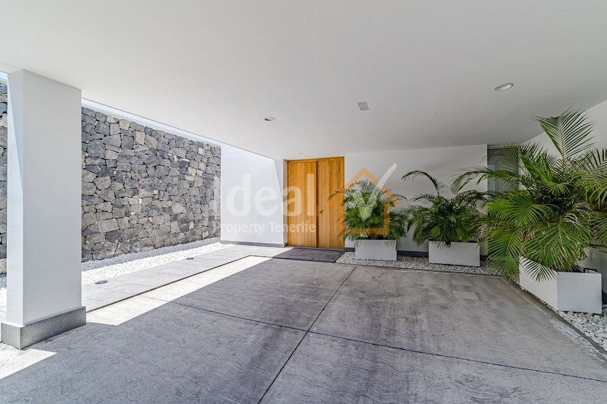 3 soverom Villa til salgs i Callao Salvaje med svømmebasseng garasje - € 1 680 000 (Ref: 9334375)