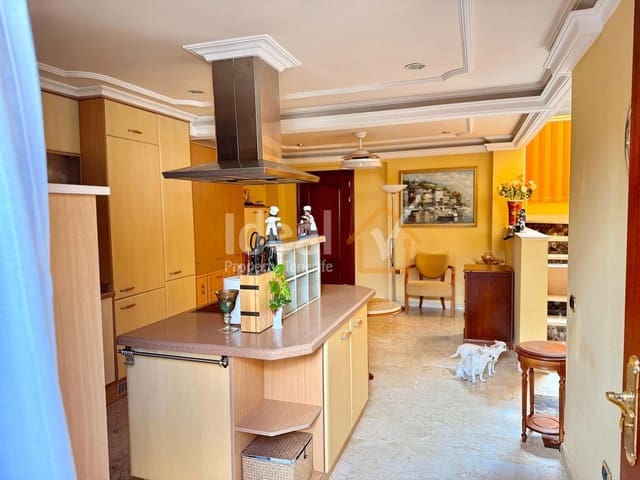 6 bedroom Villa for sale in Torviscas, Adeje with pool garage - € 1,990,000 (Ref: 9337517)