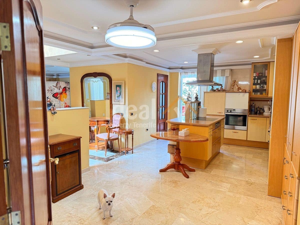 6 soverom Villa til salgs i Torviscas med svømmebasseng garasje - € 1 990 000 (Ref: 9337517)