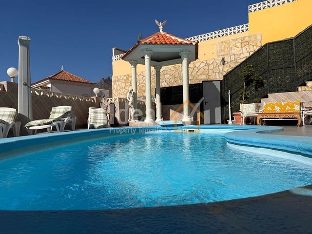 6 bedroom Villa for sale in Torviscas, Adeje with pool garage - € 1,990,000 (Ref: 9337517)