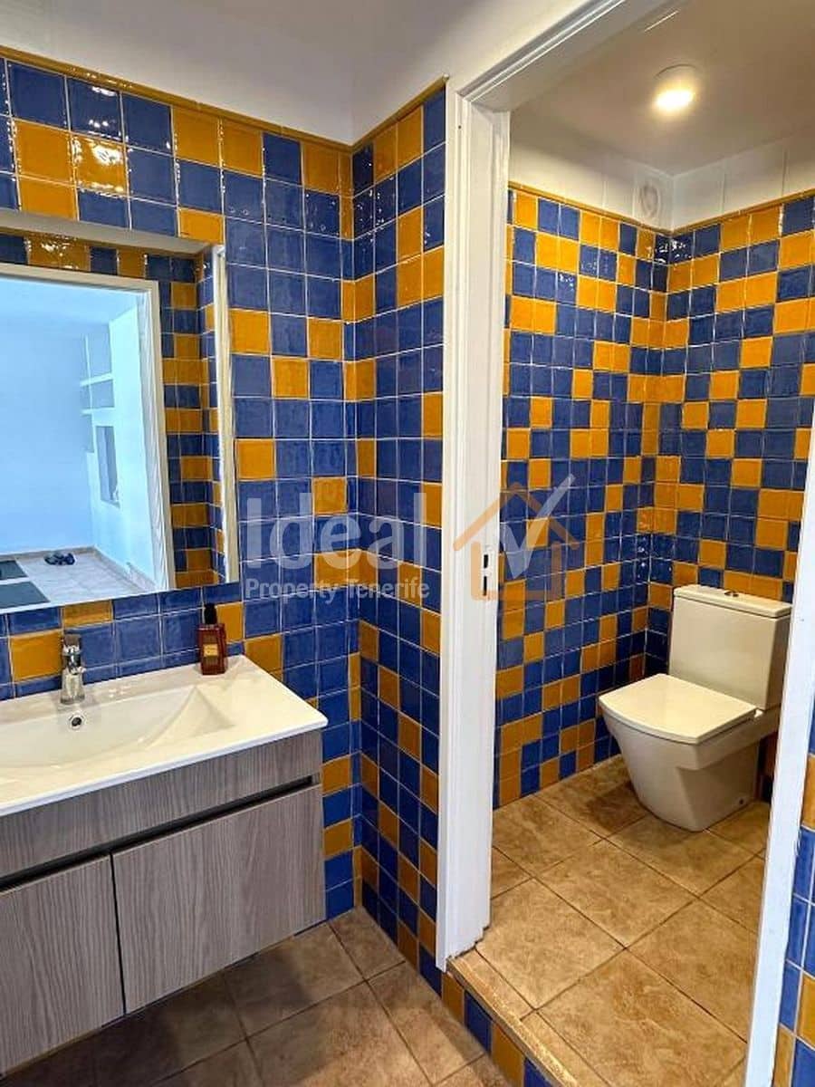 4 makuuhuone Huvila myytävänä paikassa Costa Adeje mukana uima-altaan 
autotalli - 1 800 000 € (Ref: 9355509)