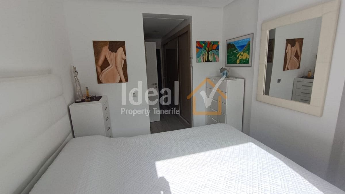 2 soverom Leilighet til salgs i Playa Paraiso med svømmebasseng garasje - € 455 000 (Ref: 9448594)